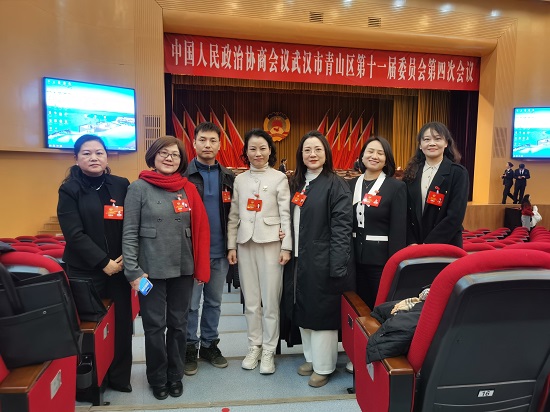 民進(jìn)青山區(qū)工委“兩會”履職再建新功 - 副本
