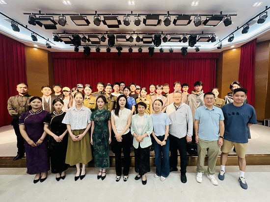 話劇《風(fēng)》燃情上演，民進(jìn)兩支部攜手點(diǎn)亮信仰之光 - 副本