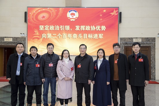 民進東西湖區(qū)會員在區(qū)“兩會”上展風采