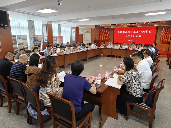 十三屆八次常委會(huì)議新聞 - 副本